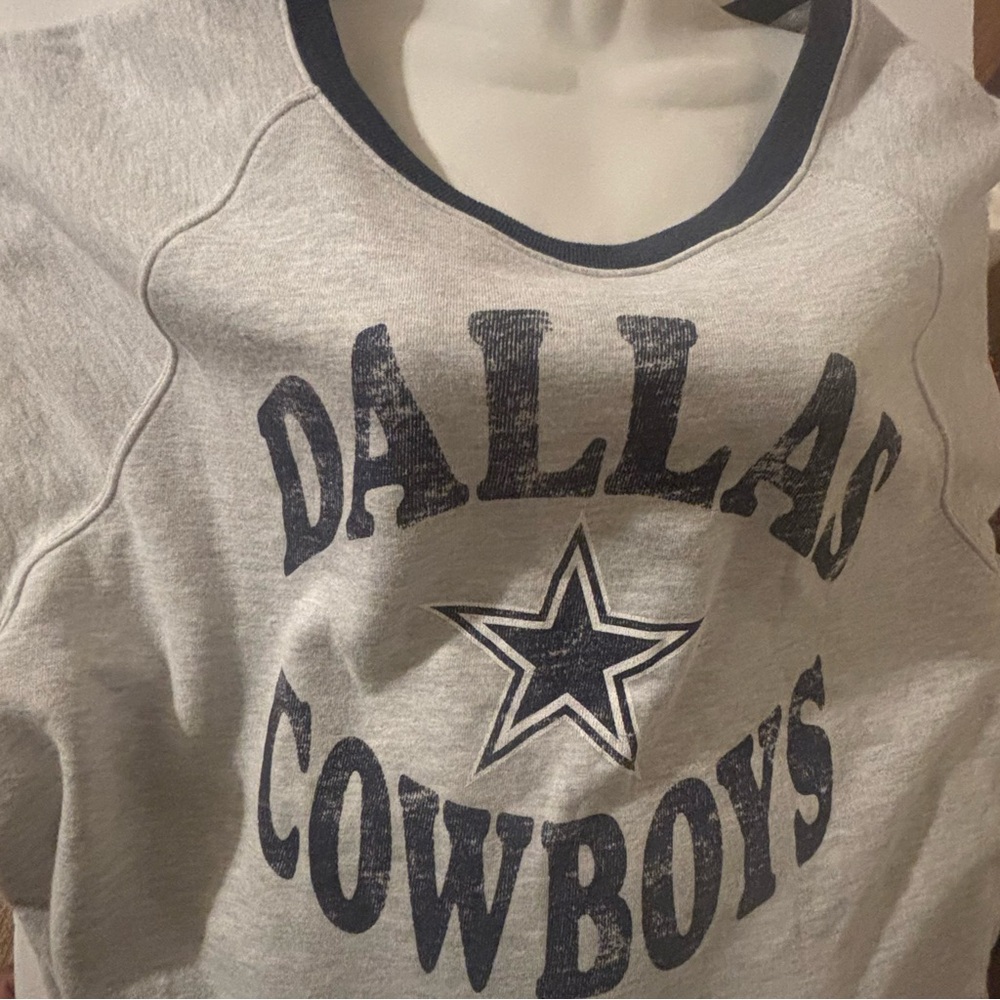 Dallas Cowboys Women’s Size XL Grey Crewneck Cropped Sweatshirt